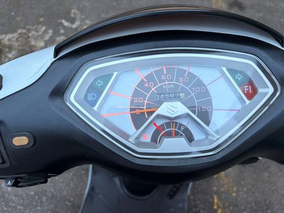 SUZUKI BURGMAN i SUZUKI BURGMAN i